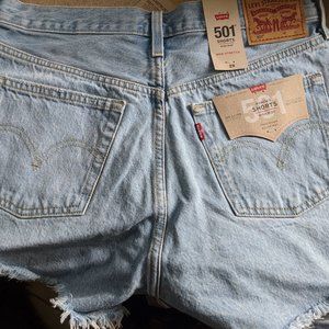 NWT Levi's 501 Women's Shorts, 29